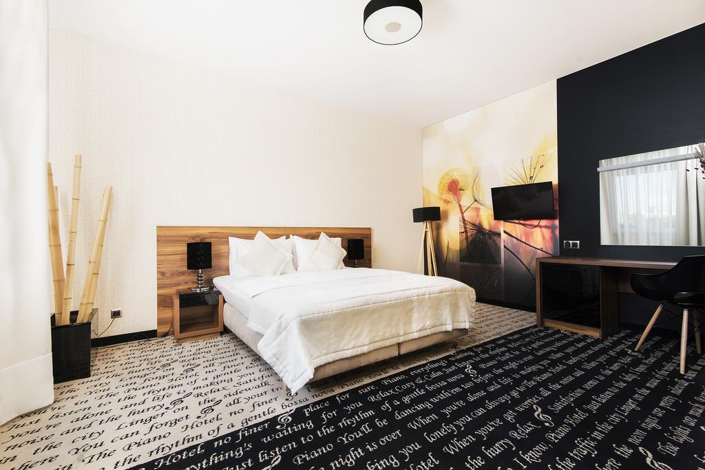 Hotel Piano 3*